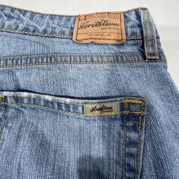 Levi's Women's Mid-Rise bootcut jeans misses size 12 short - Picture 12 of 16